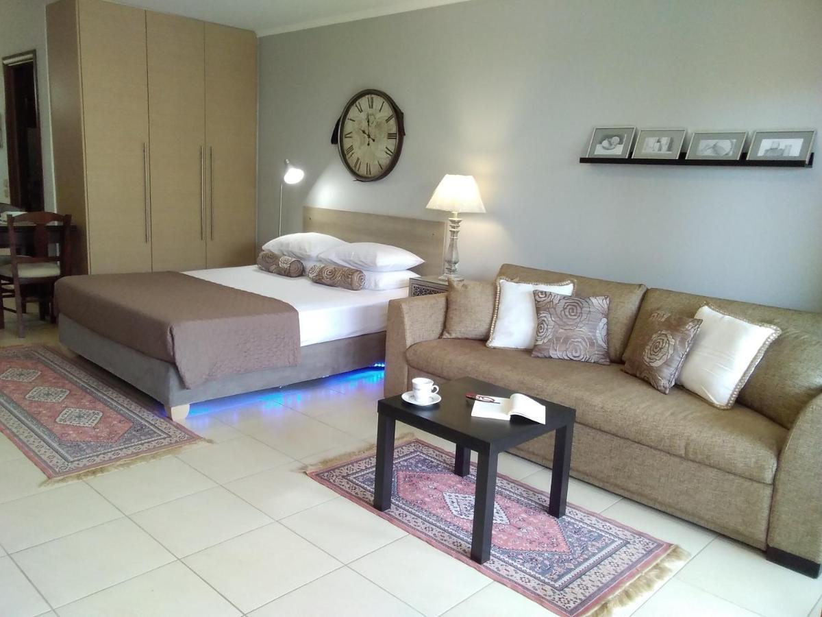 Villa Adelais ซูกาเลดส์ ภายนอก รูปภาพ